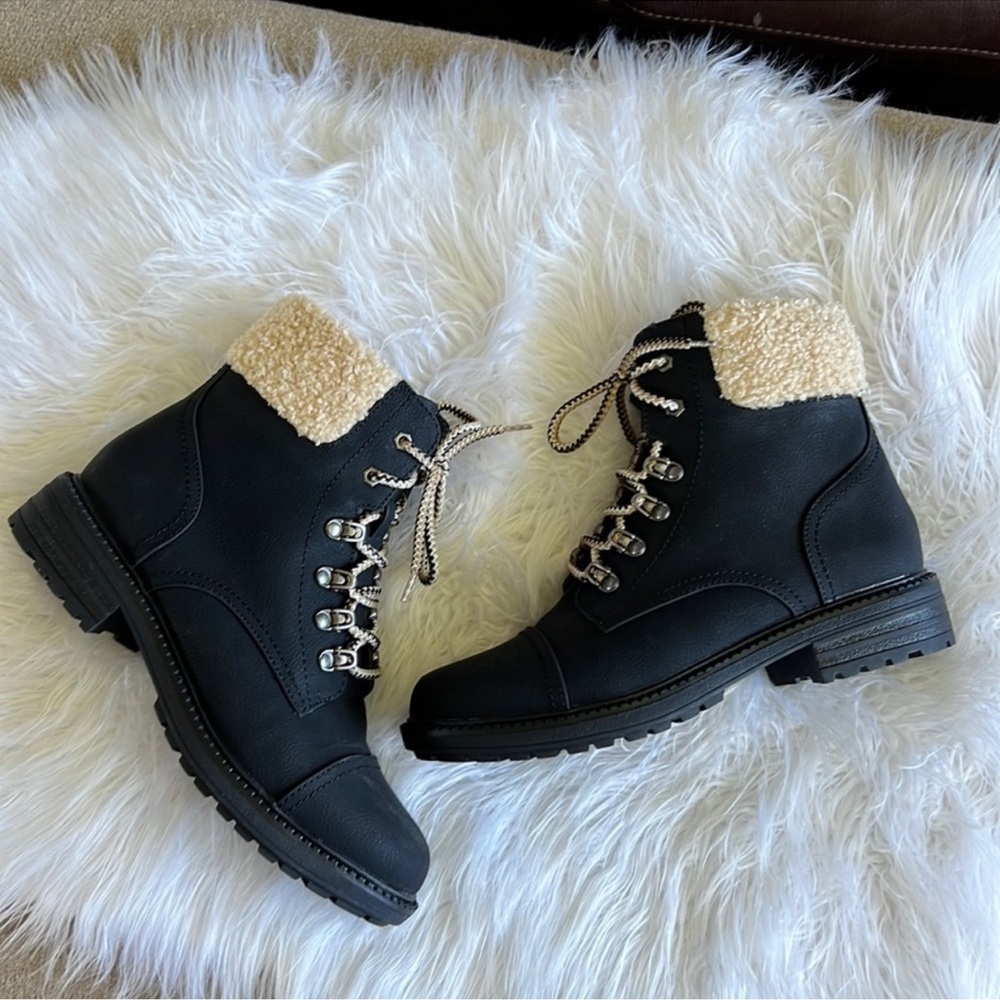 👢NWT Report Black Faux Shearling / Sherpa Lace-up Boots Size 8